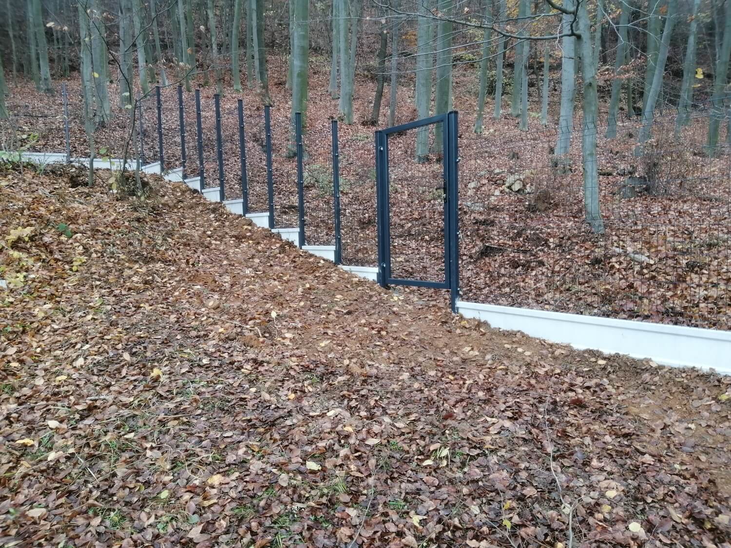 Fotogaléria realizácií - DAV Group s.r.o. - Oplotenie pozemku a záhradná bránka